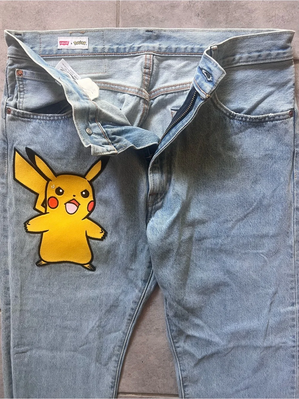 Levis x Pokemon Pikachu 551 Z Authentic Straight Jeans Men's Sz 33 x 32 Rare New - Picture 3 of 5